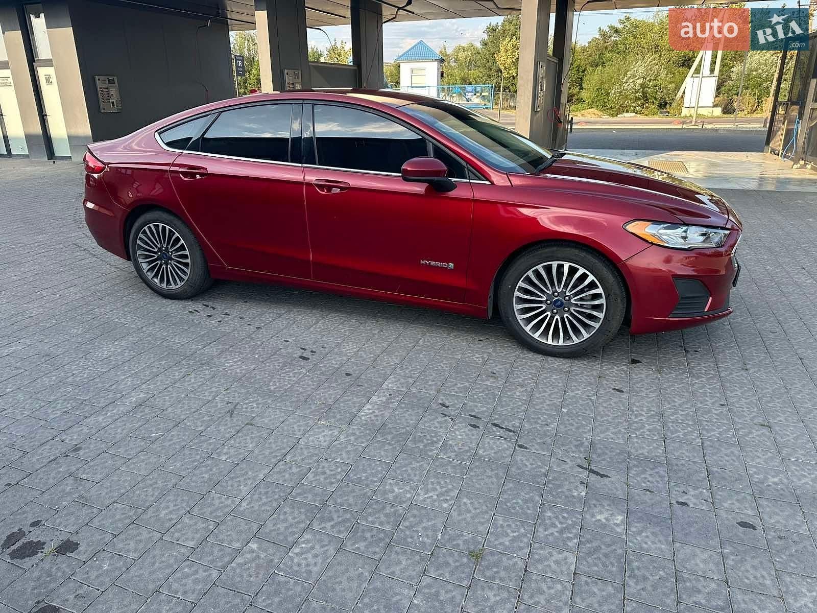 Ford Fusion 2019 VIN 3FA6P0LU9KR205636 фото оголошення 5 з 25