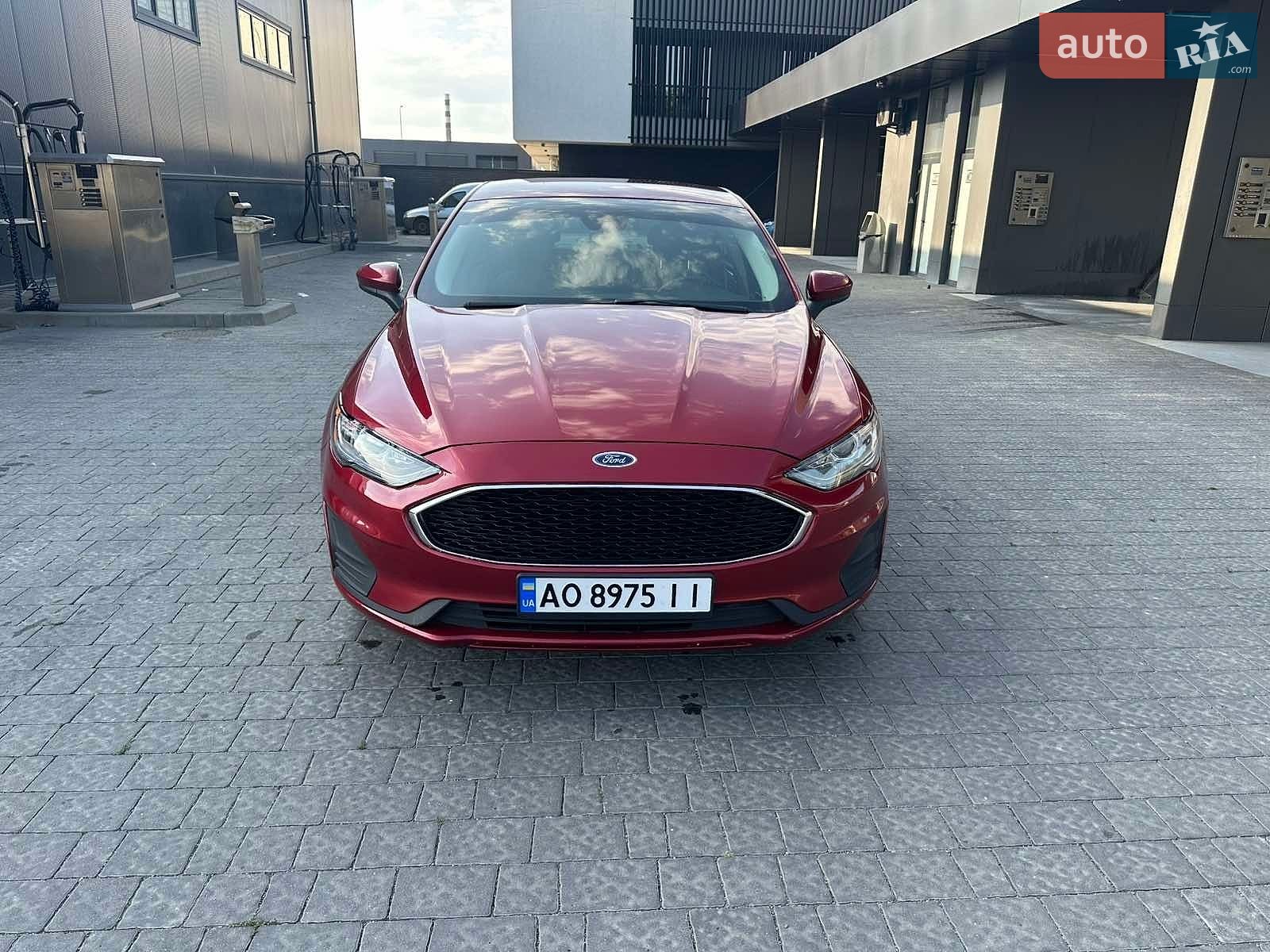 Ford Fusion 2019 VIN 3FA6P0LU9KR205636 фото оголошення 3 з 25
