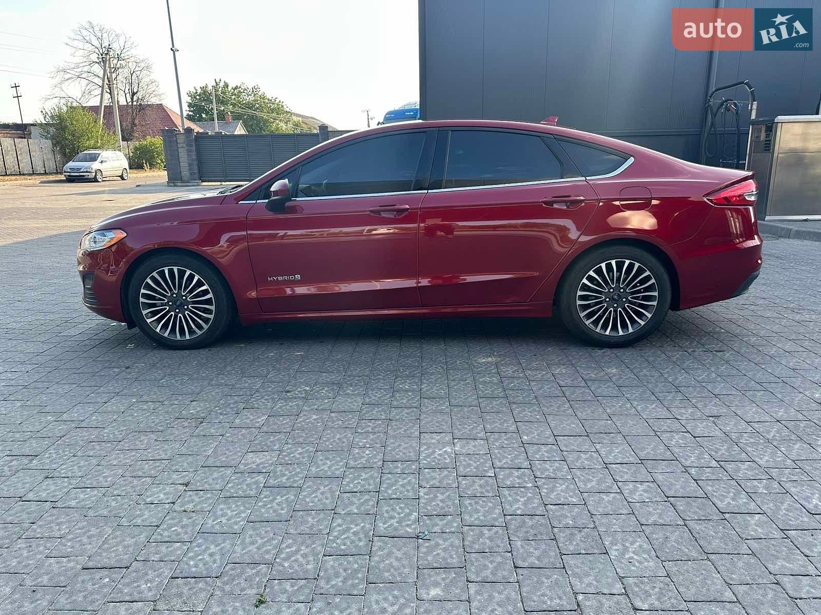 Ford Fusion 2019 VIN 3FA6P0LU9KR205636 фото оголошення 7 з 25