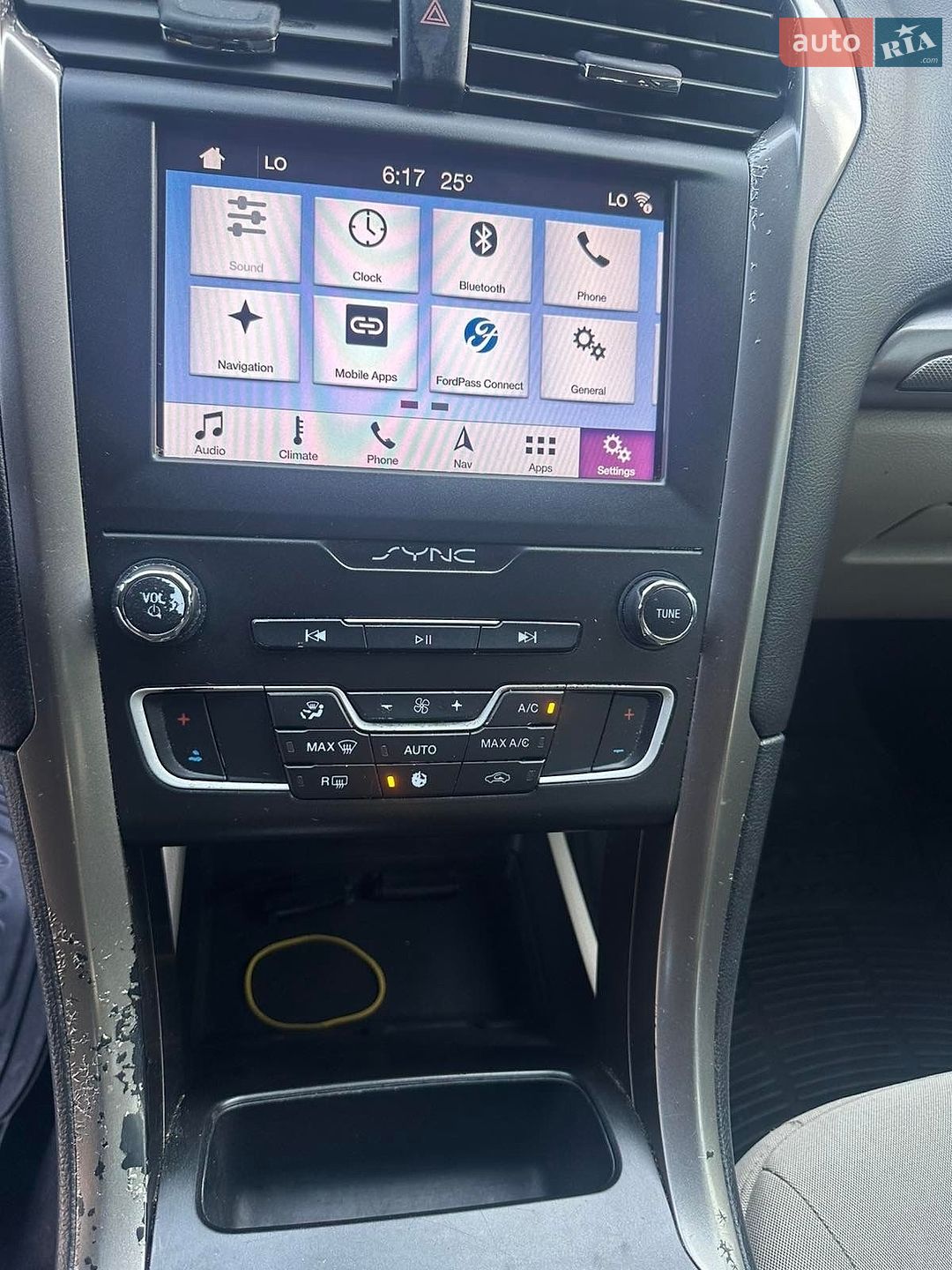 Ford Fusion 2019 VIN 3FA6P0LU9KR205636 фото оголошення 15 з 25