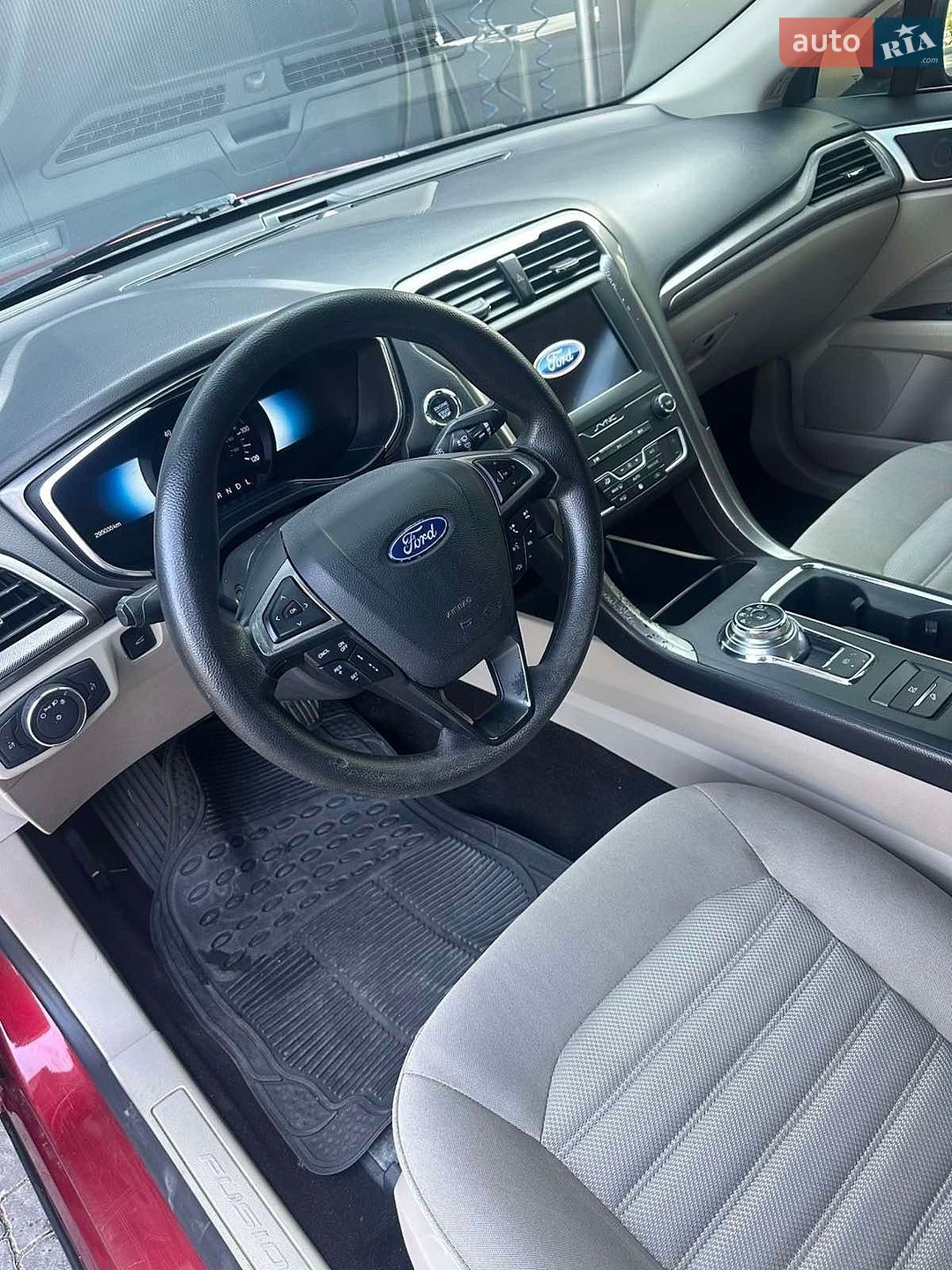Ford Fusion 2019 VIN 3FA6P0LU9KR205636 фото оголошення 13 з 25