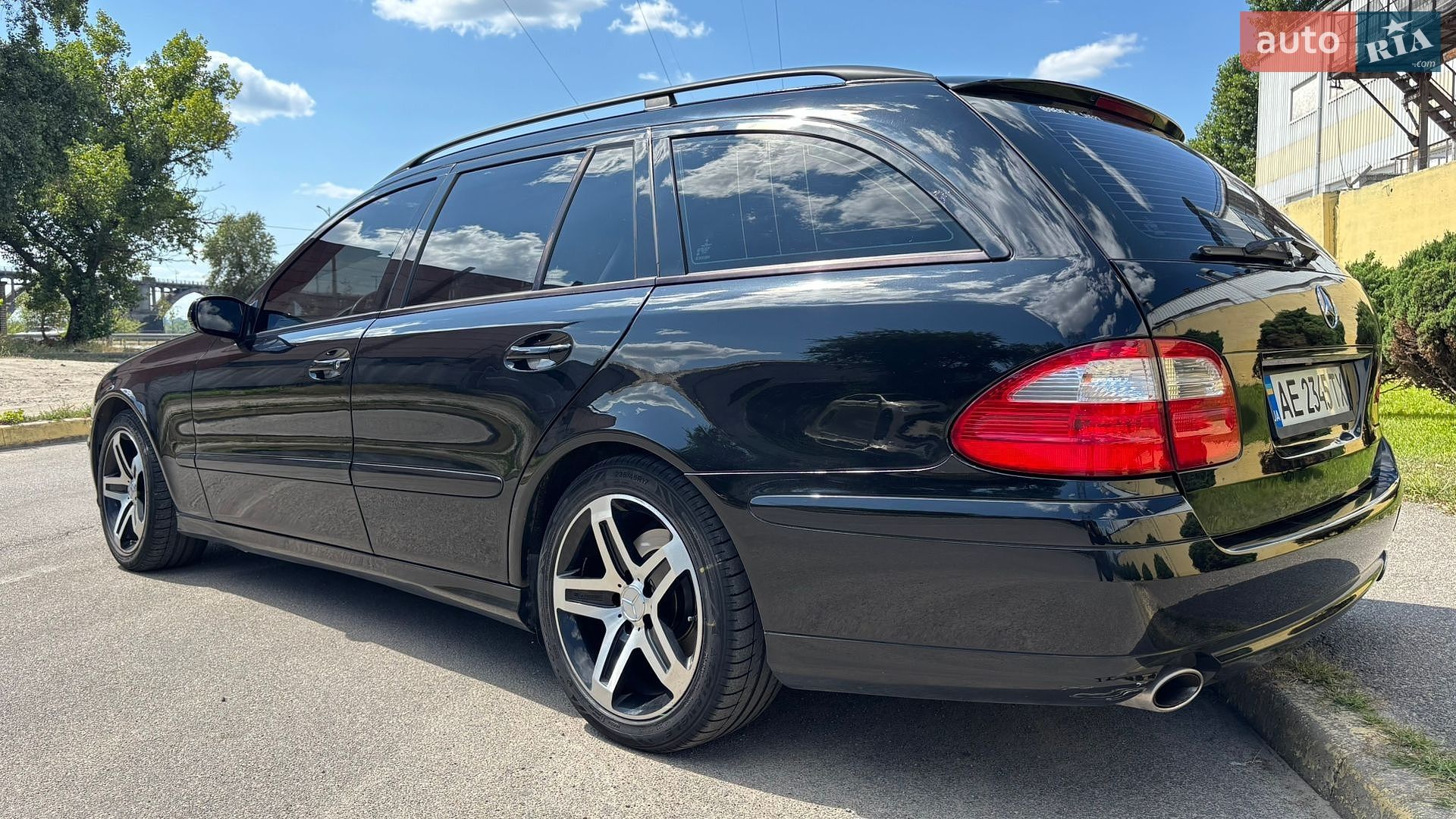 Mercedes-Benz E-Class 2005 VIN WDB2112421A801514 фото оголошення 4 з 15