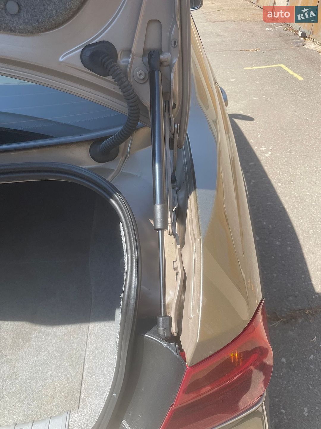 BMW 3 Series 2006 VIN WBAVA51090KR97211 фото оголошення 18 з 33