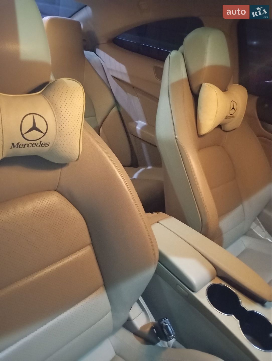 Mercedes-Benz C-Class 2012 VIN WDDGJ4HB7DG060904 фото оголошення 9 з 21