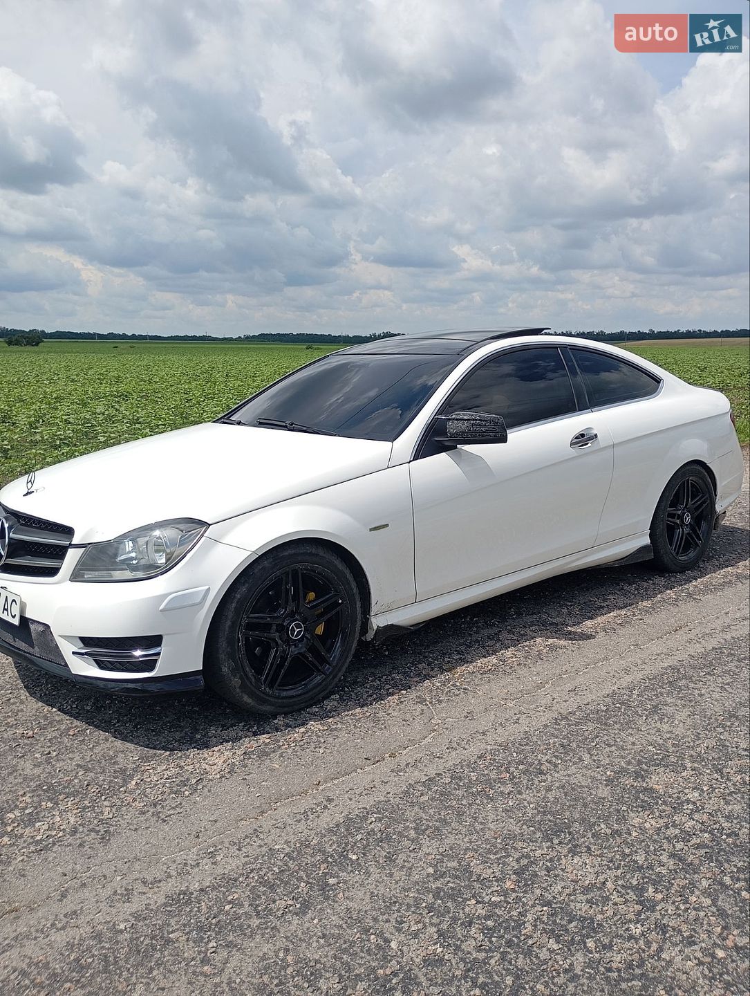 Mercedes-Benz C-Class 2012 VIN WDDGJ4HB7DG060904 фото оголошення 11 з 21
