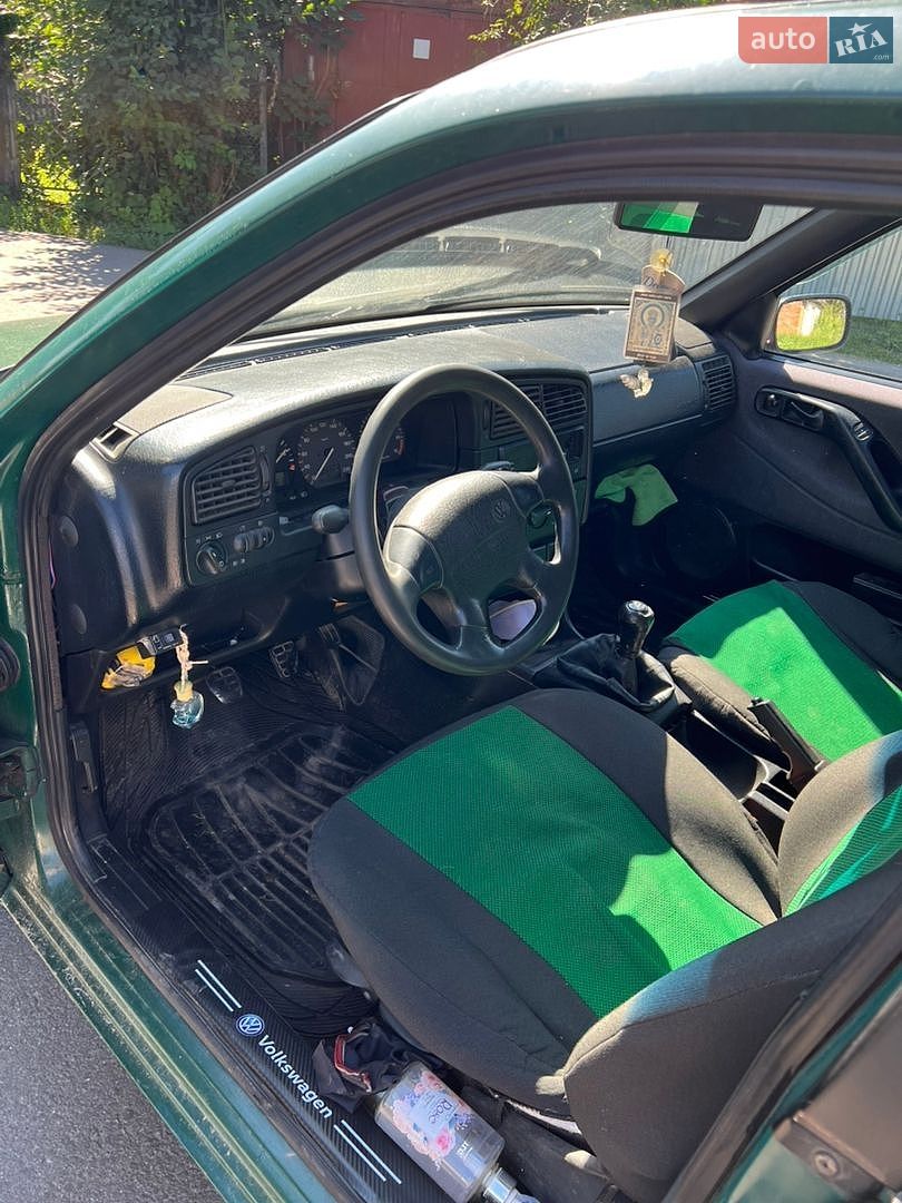 Volkswagen Passat 1994 VIN WVWZZZ3AZRE047494 фото оголошення 12 з 19
