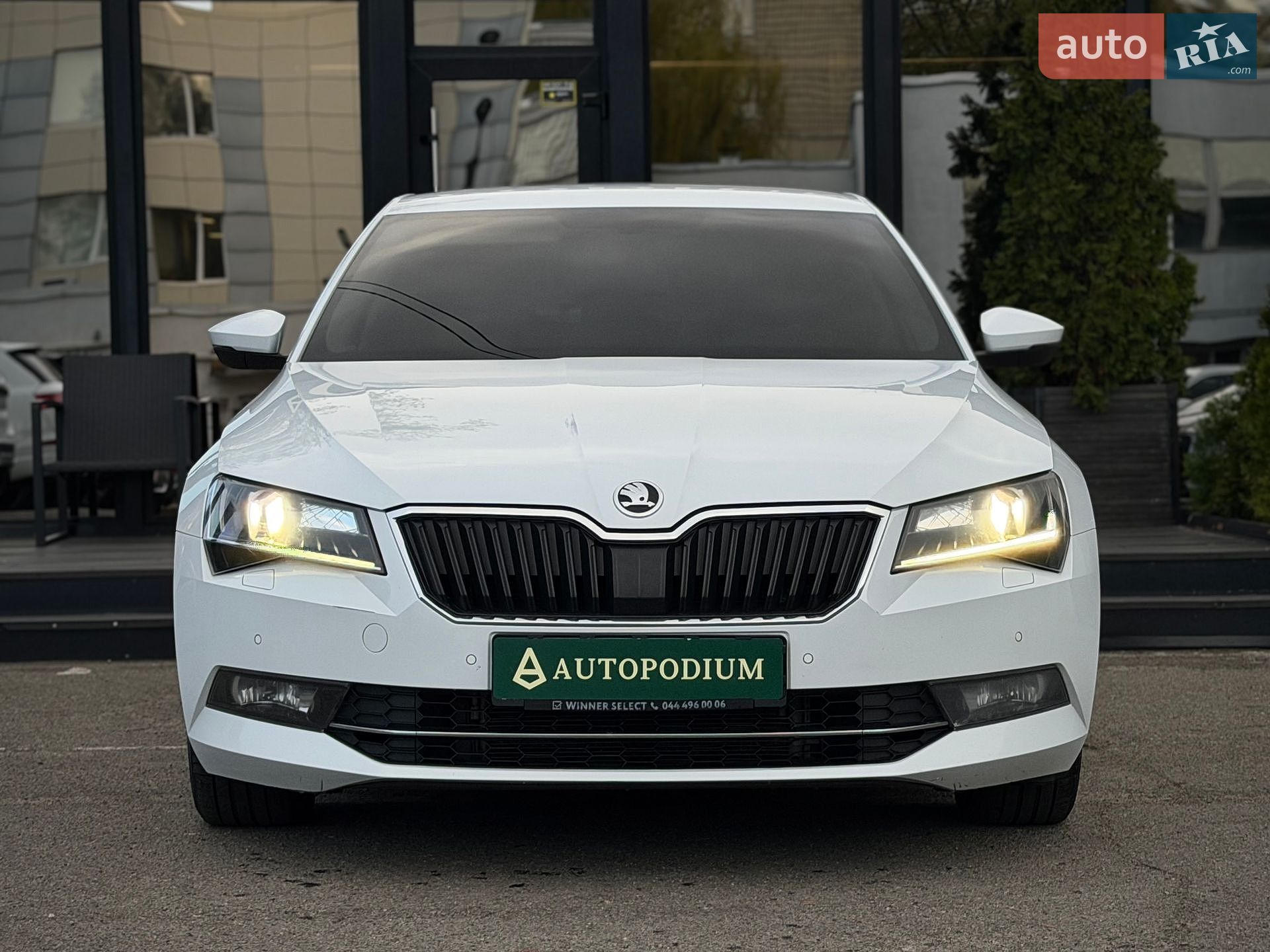 Skoda Superb 2019 VIN TMBAJ6NP4KB300223 фото оголошення 5 з 48