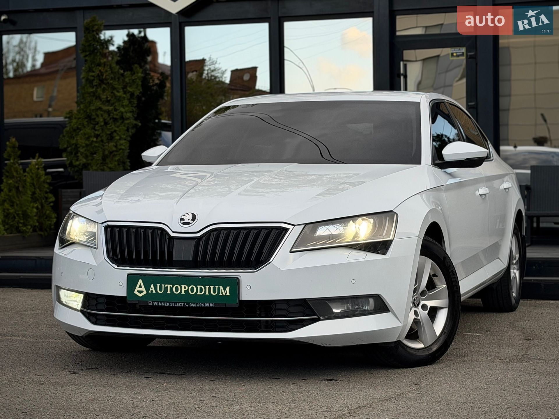 Skoda Superb 2019 VIN TMBAJ6NP4KB300223 фото оголошення 8 з 48