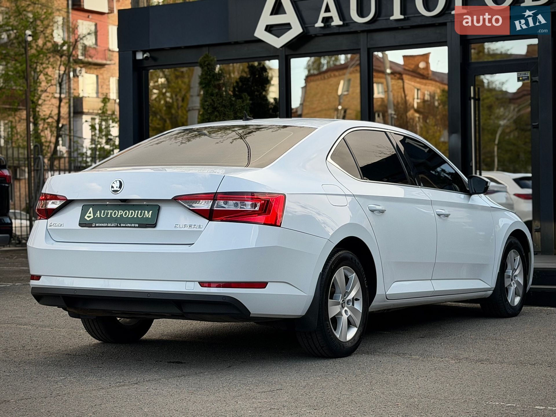 Skoda Superb 2019 VIN TMBAJ6NP4KB300223 фото оголошення 13 з 48