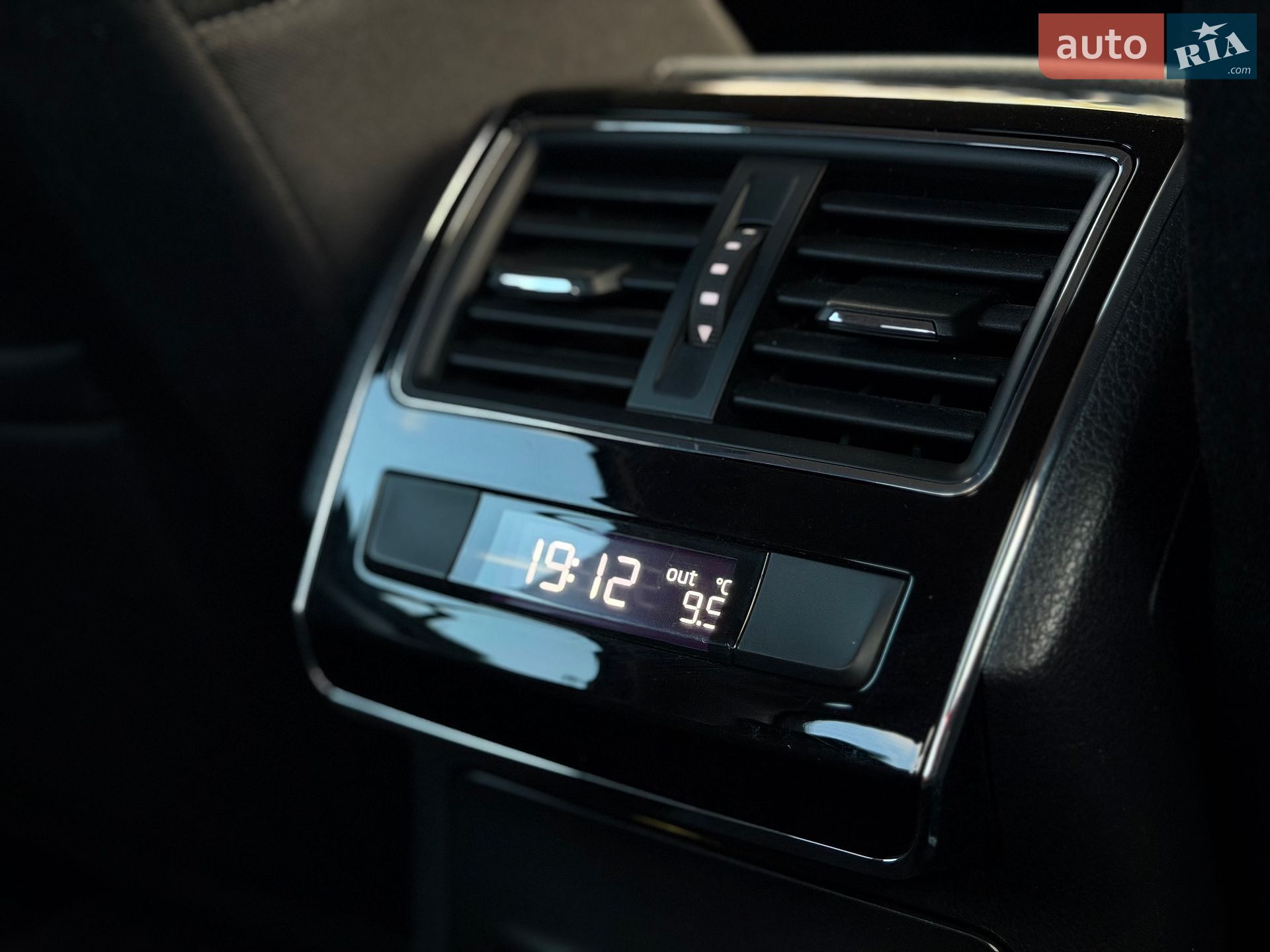 Skoda Superb 2019 VIN TMBAJ6NP4KB300223 фото оголошення 31 з 48