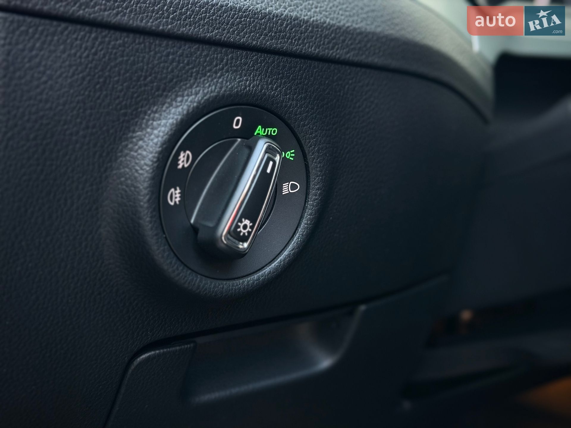 Skoda Superb 2019 VIN TMBAJ6NP4KB300223 фото оголошення 36 з 48