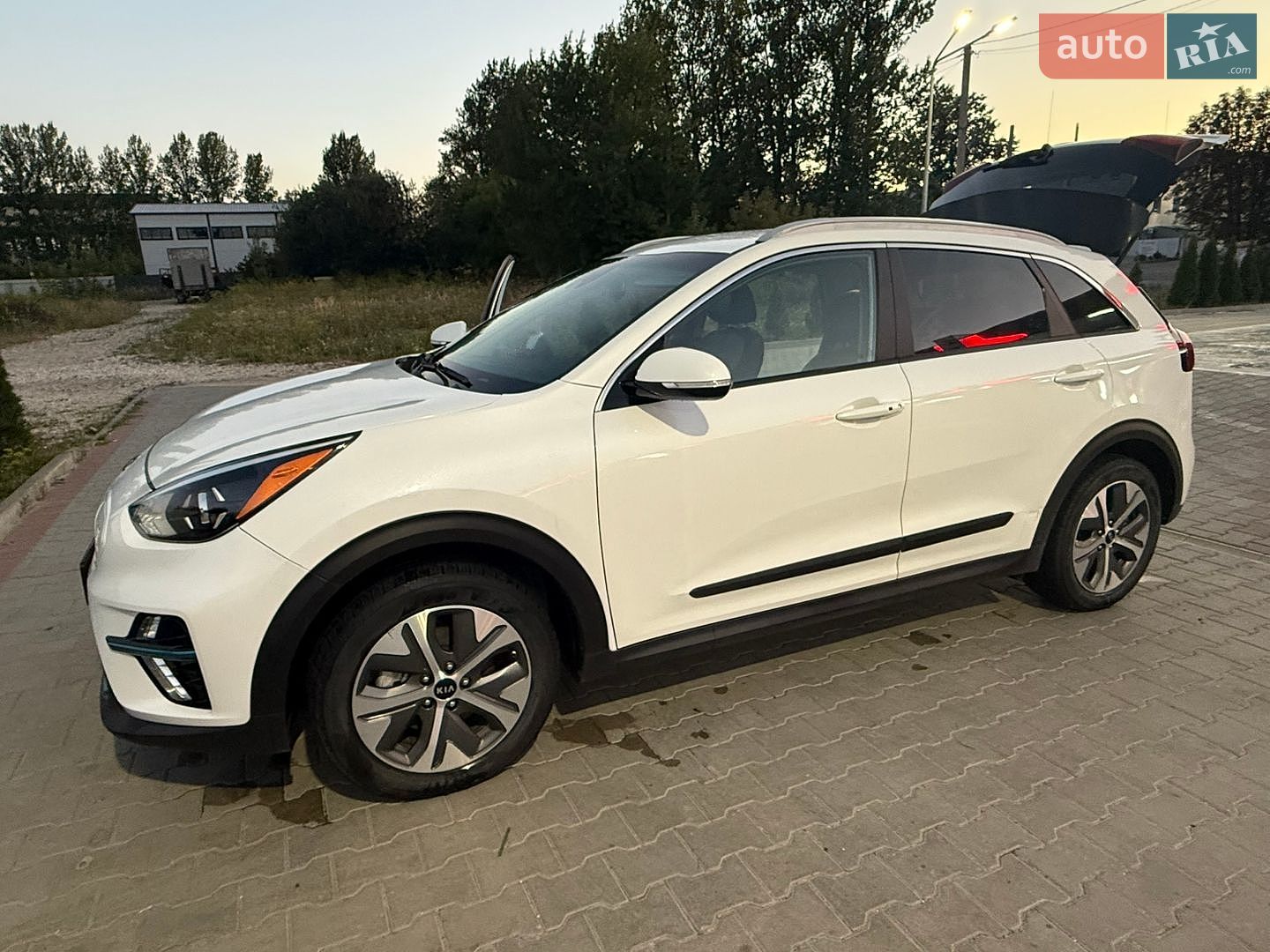 Kia Niro 2020 VIN KNDCC3LG5L5074908 фото оголошення 3 з 30