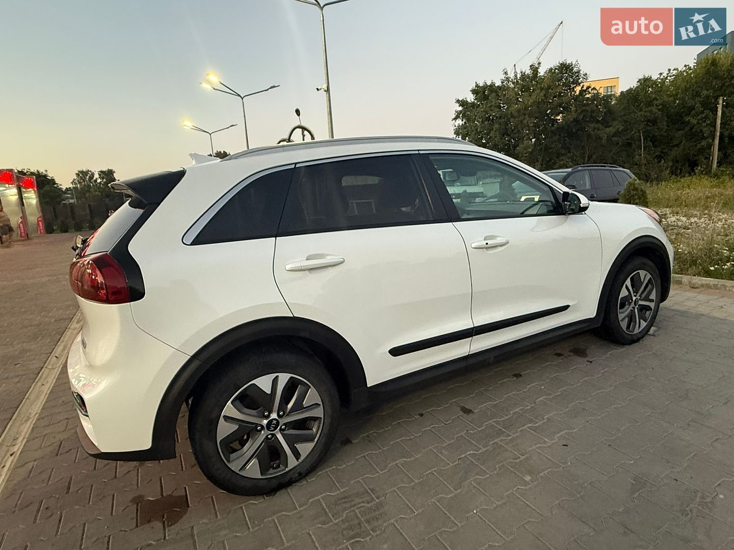 Kia Niro 2020 VIN KNDCC3LG5L5074908 фото оголошення 4 з 30