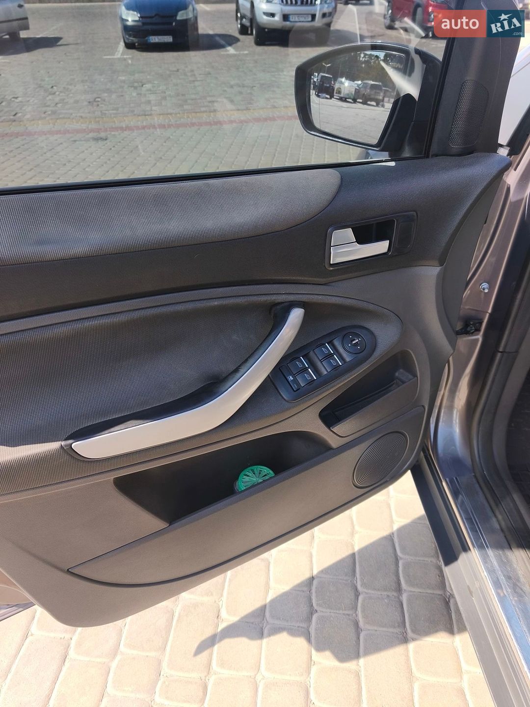 Ford Kuga 2012 VIN WF0RXXGCDRCG85059 фото оголошення 14 з 45