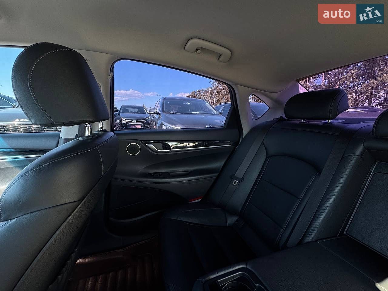 Hyundai Grandeur 2018 VIN KMHF141RBKA189082 фото оголошення 20 з 32