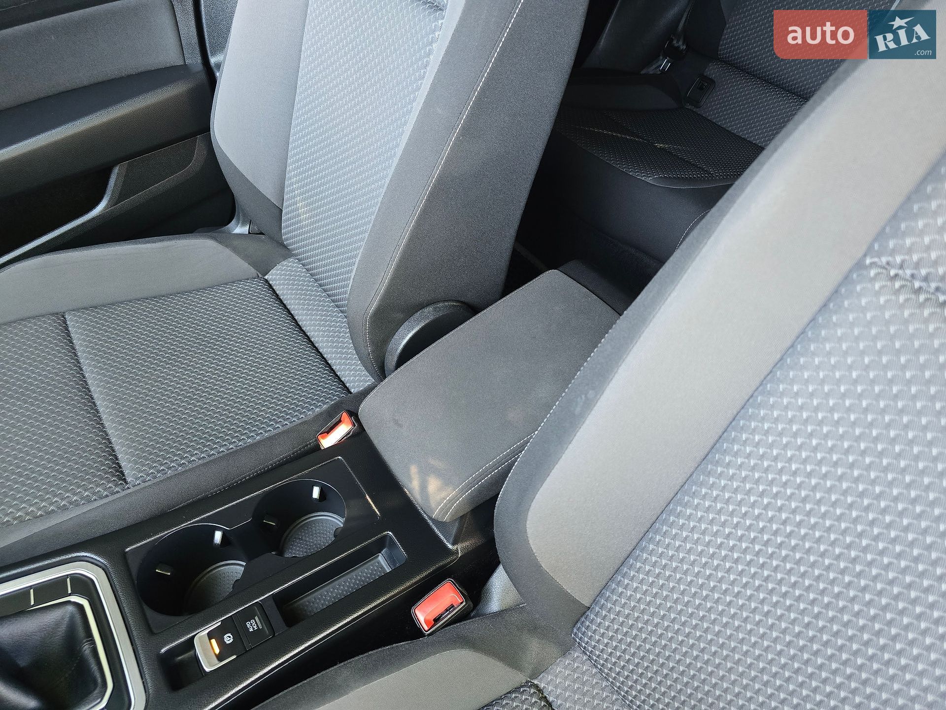 Volkswagen Passat 2016 VIN WVWZZZ3CZHE102597 фото оголошення 36 з 63