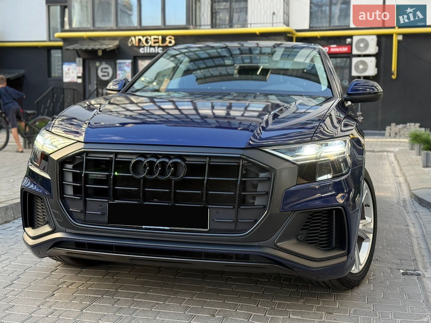 Audi Q8 2019 VIN WAUZZZF12KD045225 фото оголошення 2 з 37