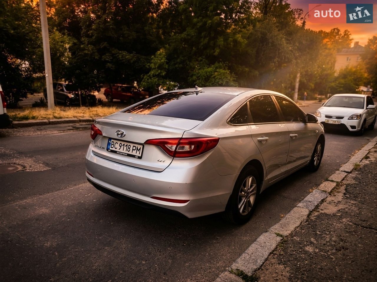 Hyundai Sonata 2014 VIN KMHE341DBFA058198 фото оголошення 2 з 13