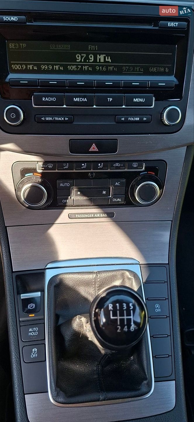 Volkswagen Passat 2011 VIN WVWZZZ3CZCE055348 фото оголошення 13 з 35