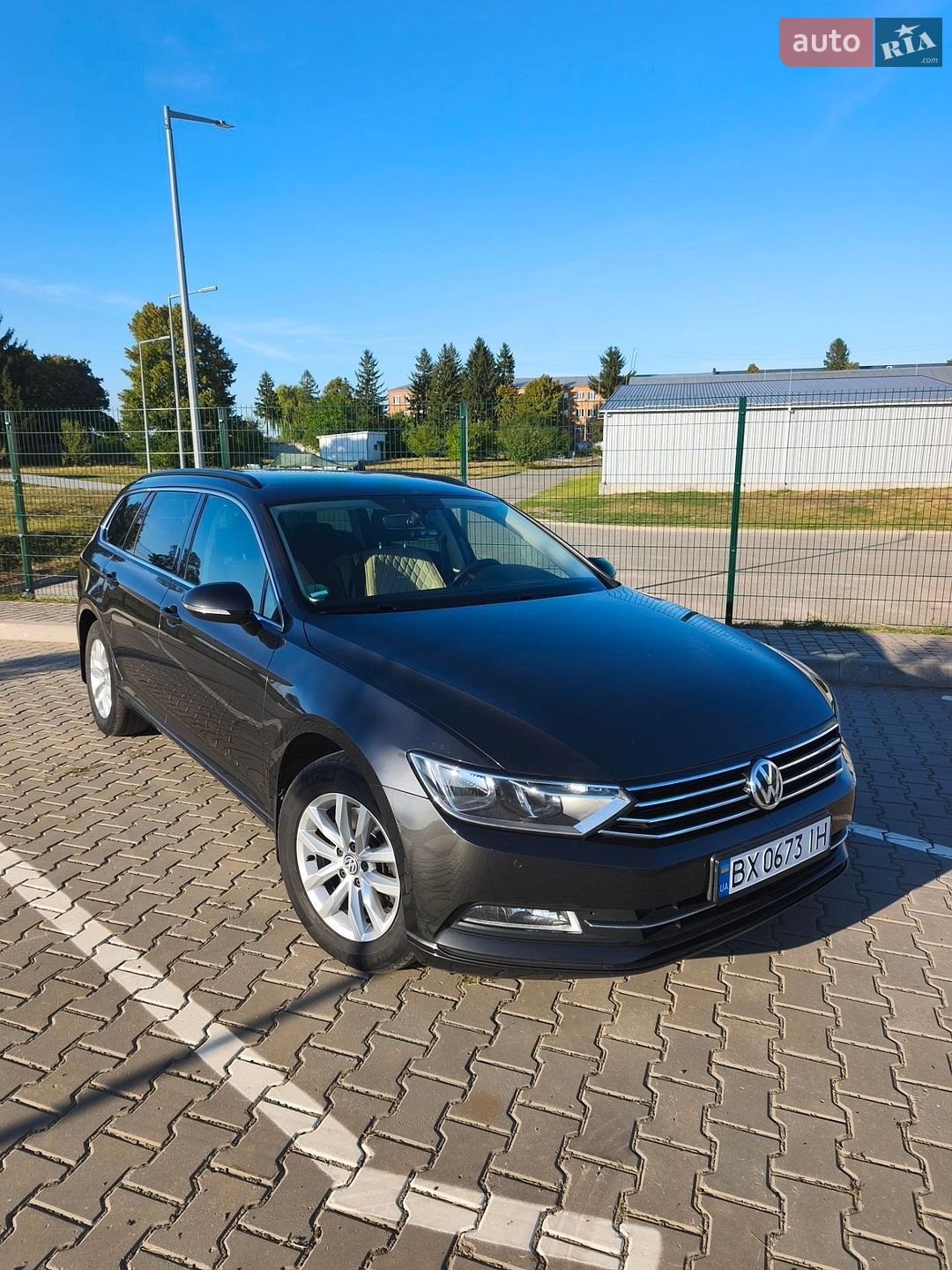 Volkswagen Passat 2017 VIN WVWZZZ3CZJE094477 фото оголошення 4 з 32