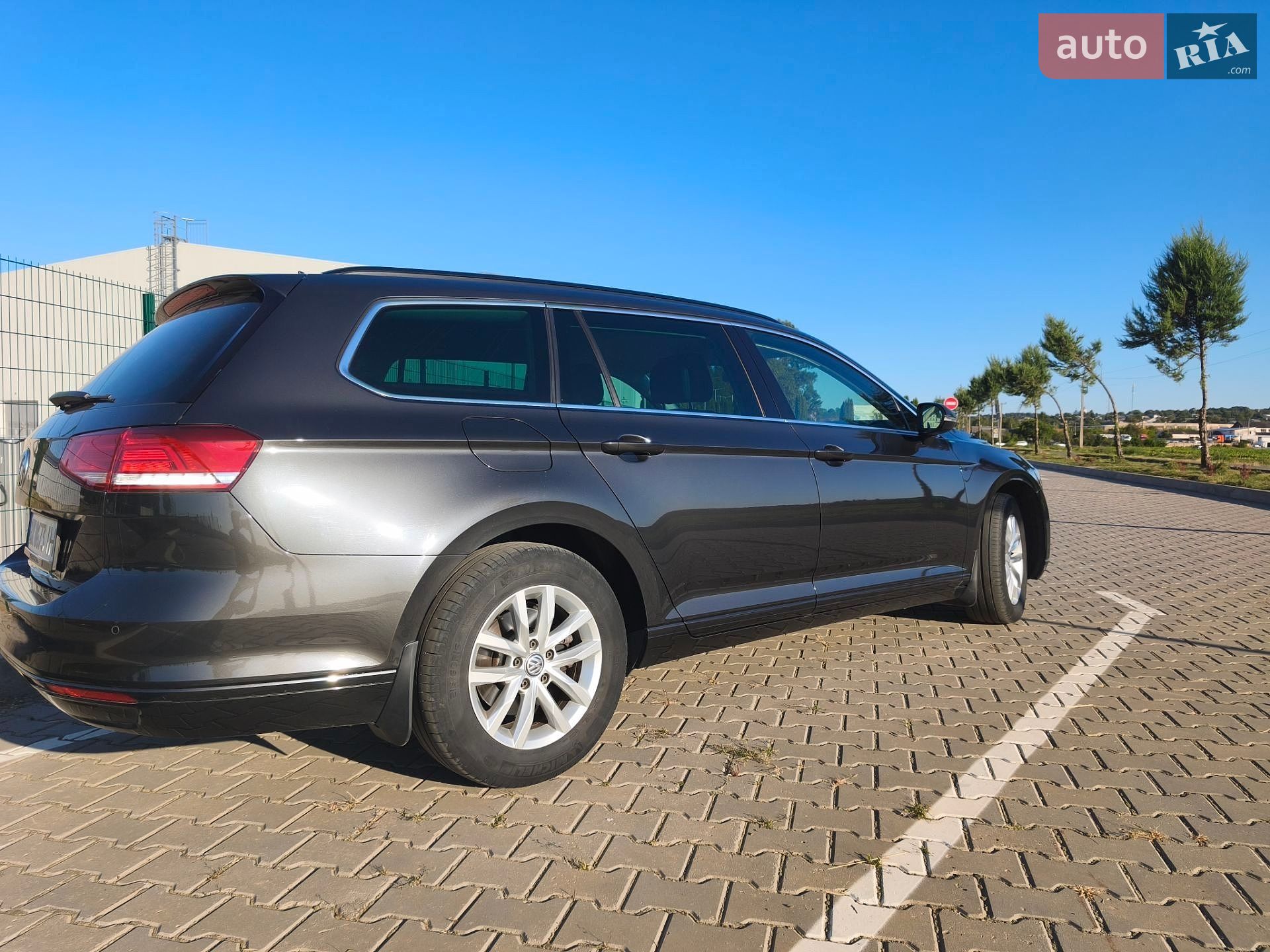Volkswagen Passat 2017 VIN WVWZZZ3CZJE094477 фото оголошення 6 з 32