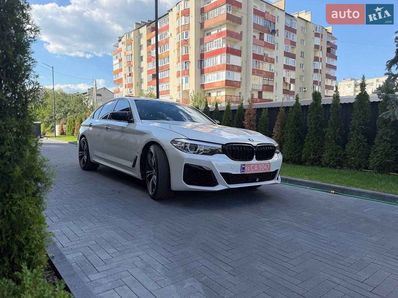 BMW 5 Series 2018 VIN WBAJA9C56JB253355 фото оголошення 4 з 25