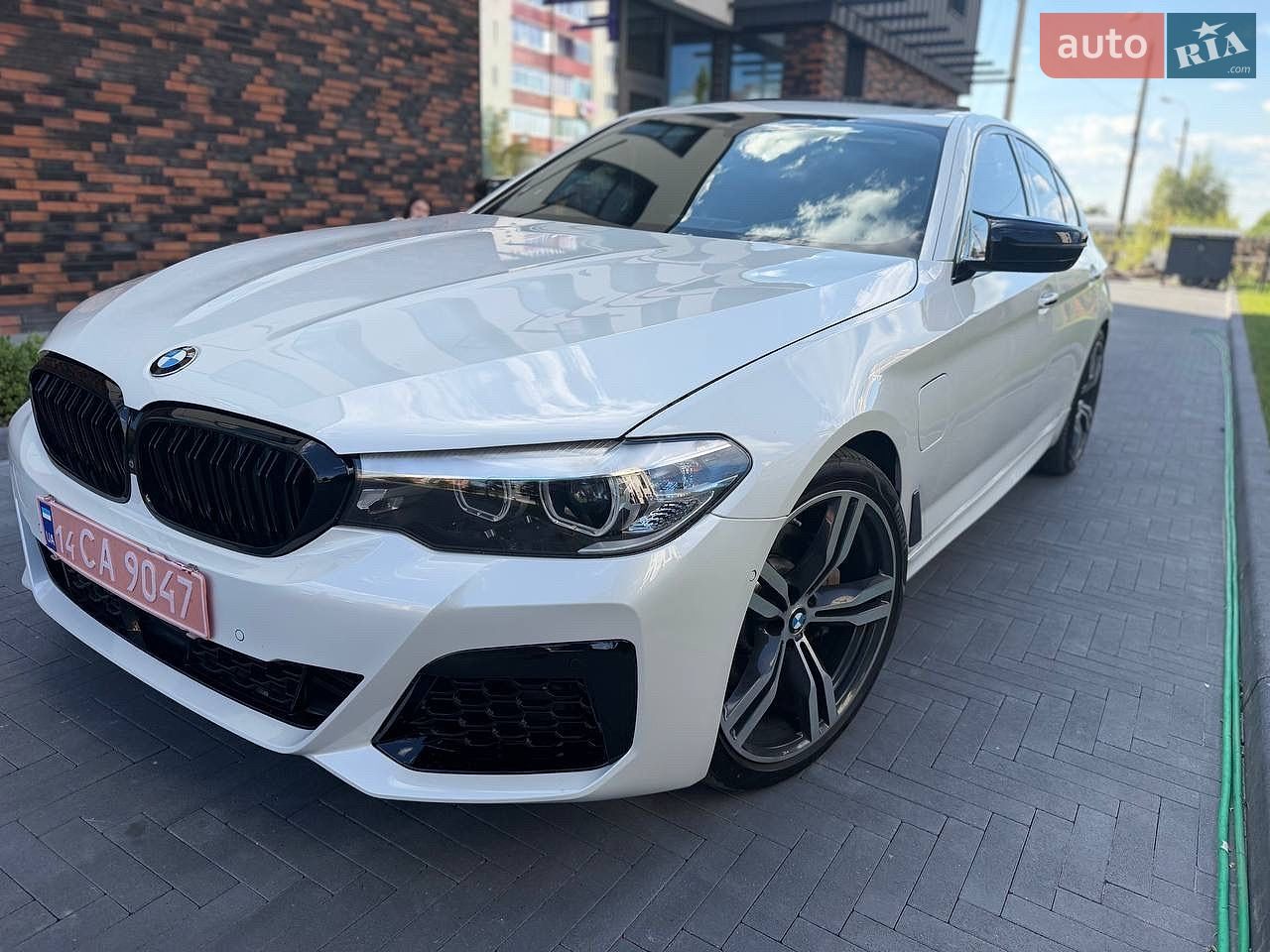 BMW 5 Series 2018 VIN WBAJA9C56JB253355 фото оголошення 5 з 25
