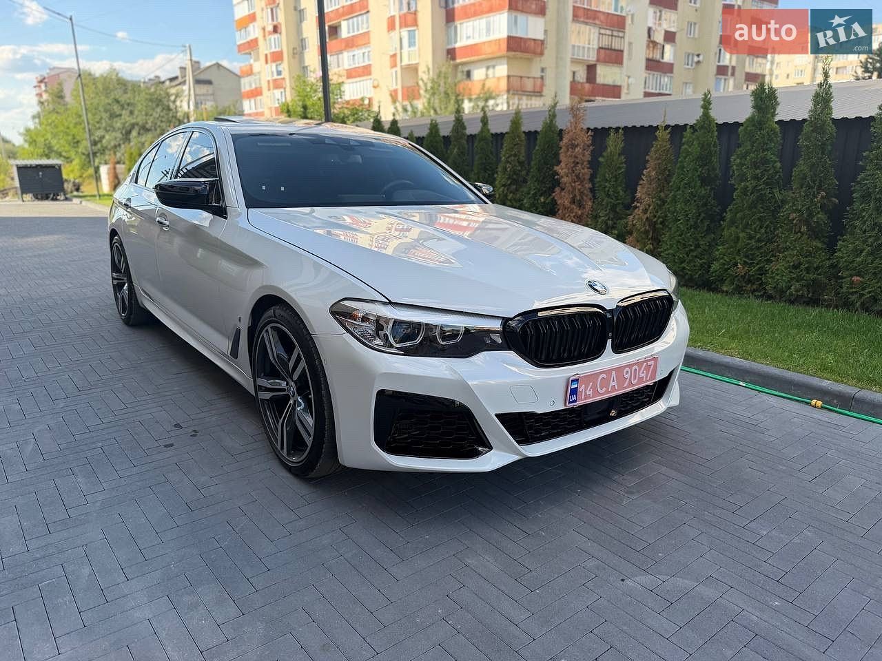 BMW 5 Series 2018 VIN WBAJA9C56JB253355 фото оголошення 8 з 25