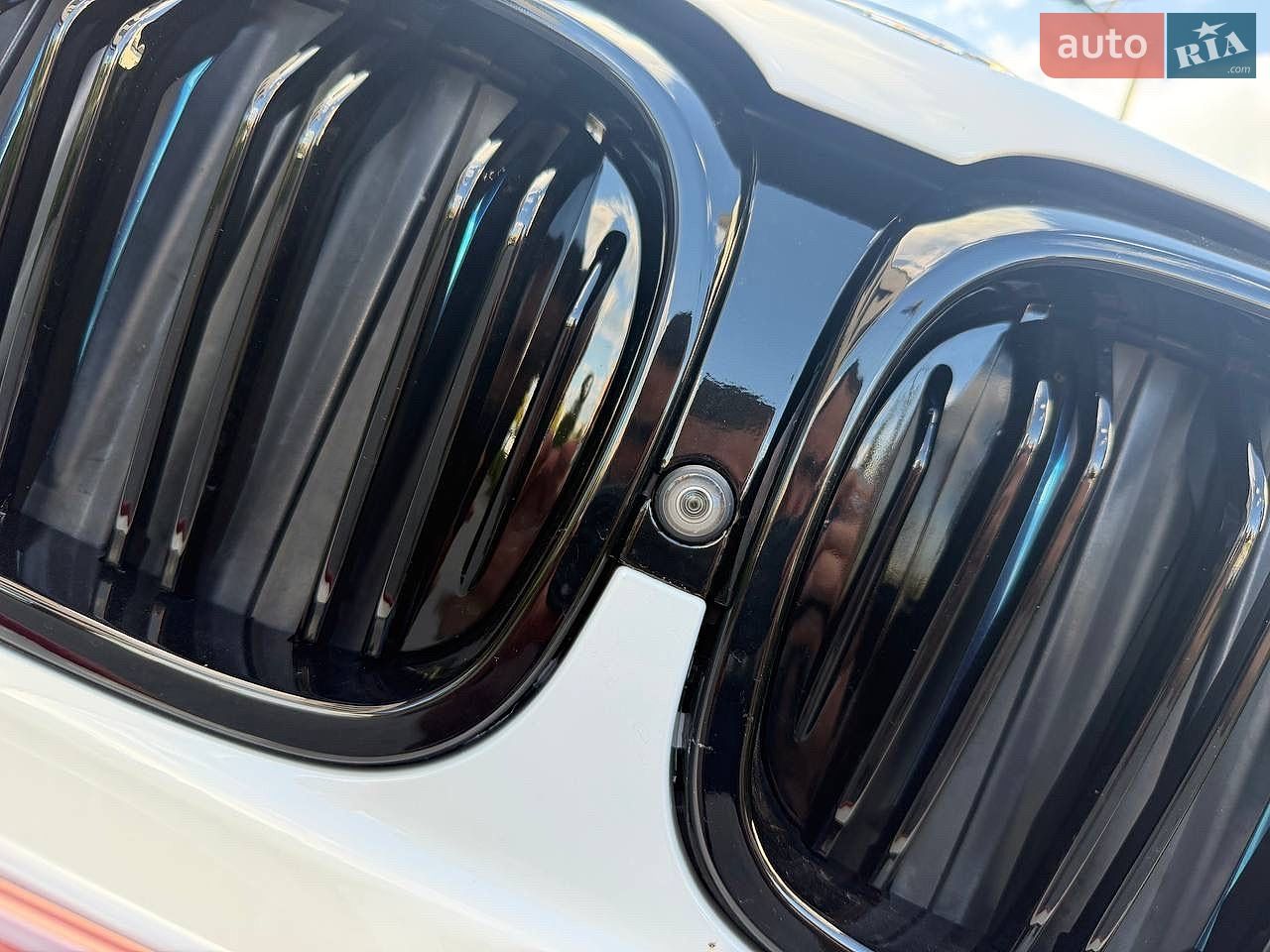 BMW 5 Series 2018 VIN WBAJA9C56JB253355 фото оголошення 16 з 25