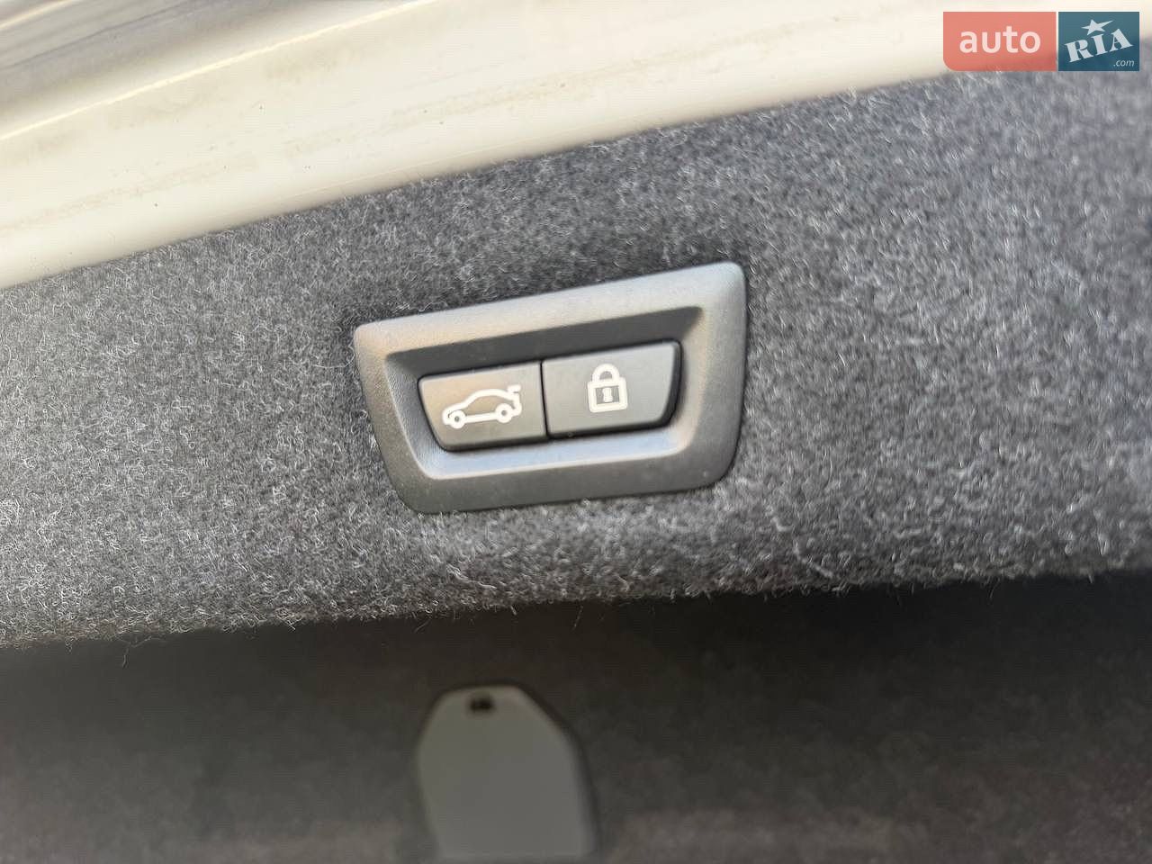 BMW 5 Series 2018 VIN WBAJA9C56JB253355 фото оголошення 18 з 25