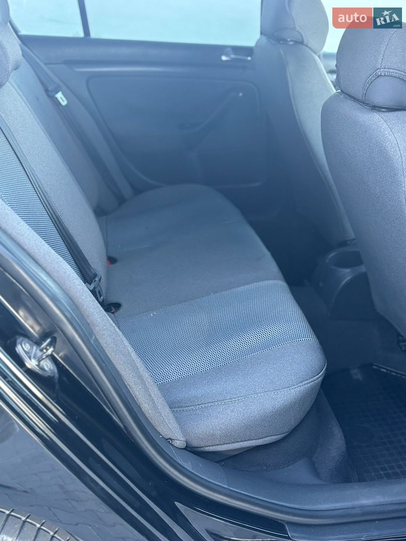 Volkswagen Golf 2004 VIN WVWZZZ1KZ5W002504 фото оголошення 30 з 33