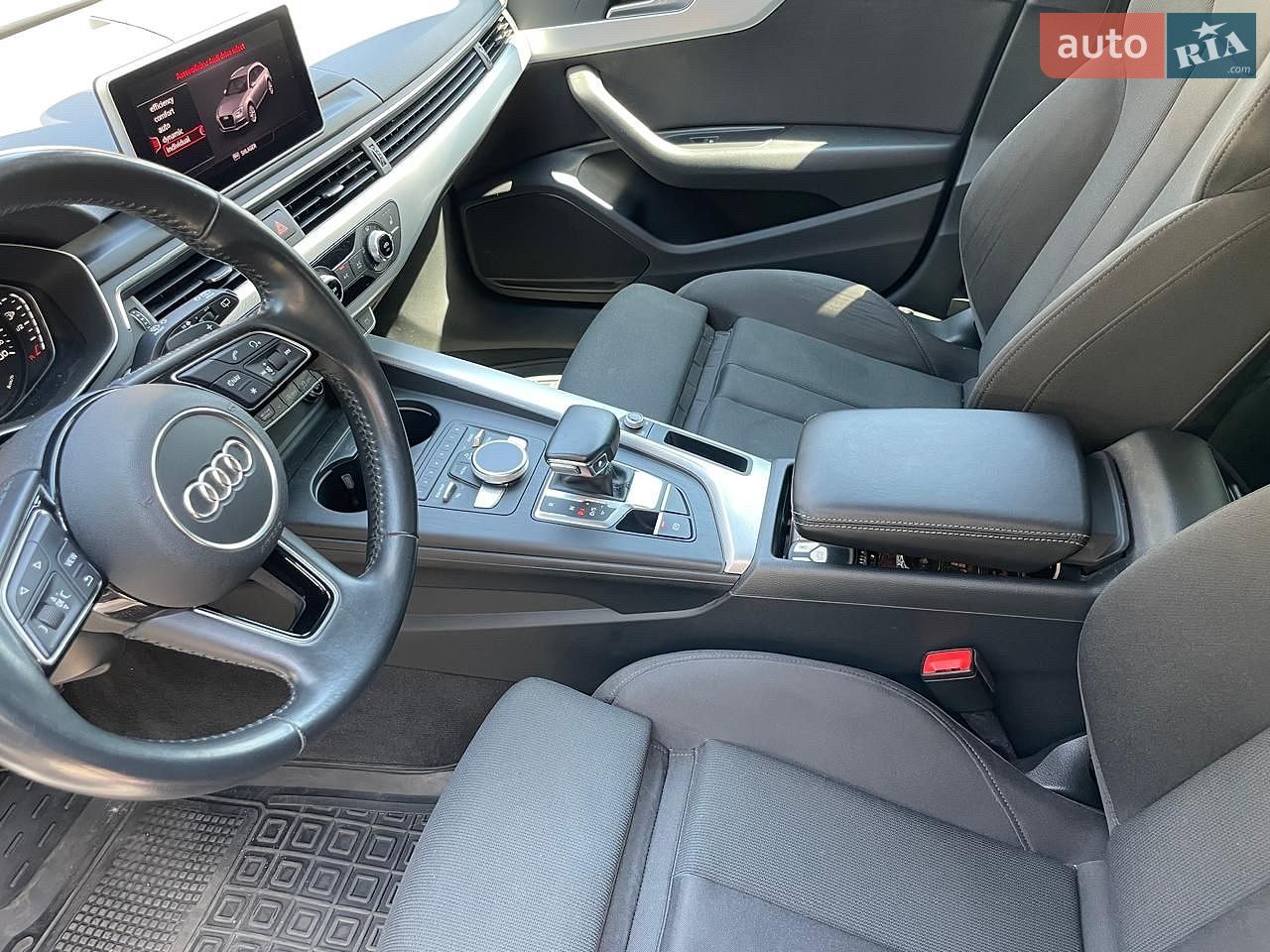 Audi A4 2018 VIN WAUZZZF41JA187429 фото оголошення 10 з 13