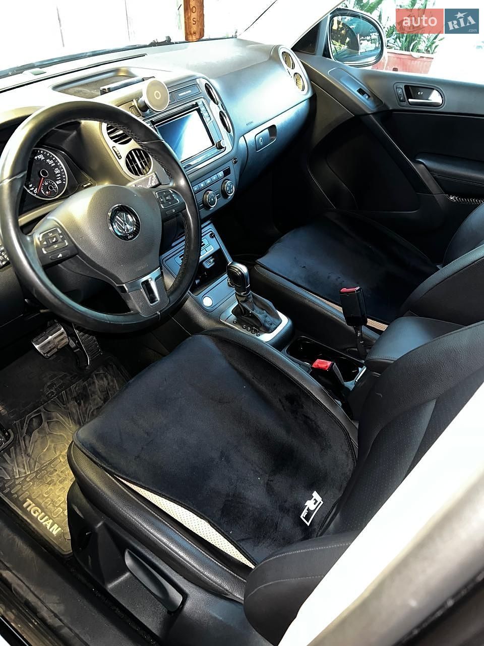 Volkswagen Tiguan 2016 VIN WVGBV7AX1HK001202 фото оголошення 4 з 10