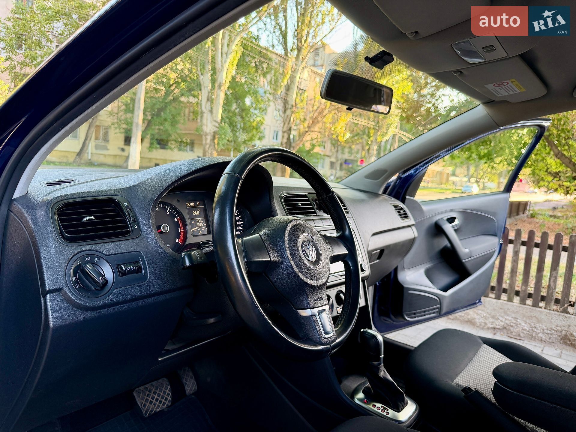 Volkswagen Polo 2010 VIN WVWZZZ6RZBY160994 фото оголошення 16 з 55