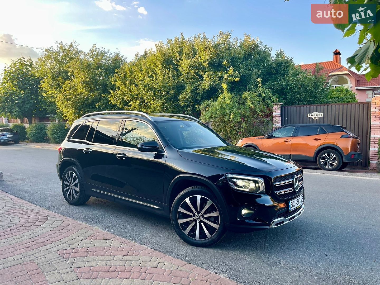 Mercedes-Benz GLB-Class 2023 VIN W1N4M4GB2PW302460 фото оголошення 2 з 39