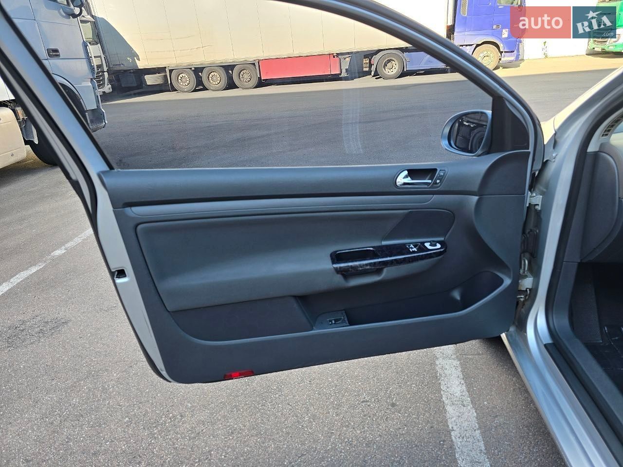 Volkswagen Golf 2005 VIN WVWZZZ1KZ5W247369 фото оголошення 16 з 27