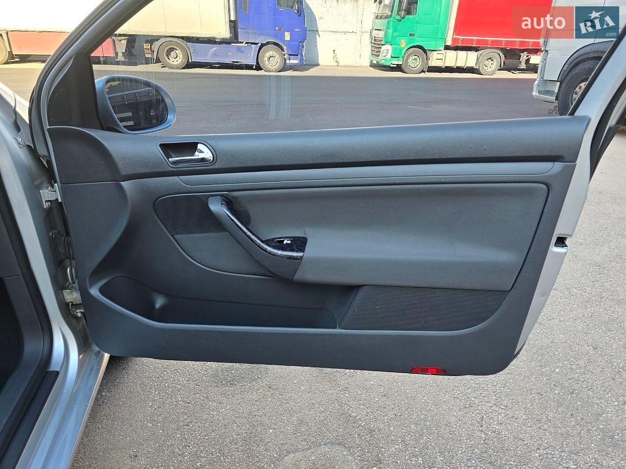 Volkswagen Golf 2005 VIN WVWZZZ1KZ5W247369 фото оголошення 17 з 27