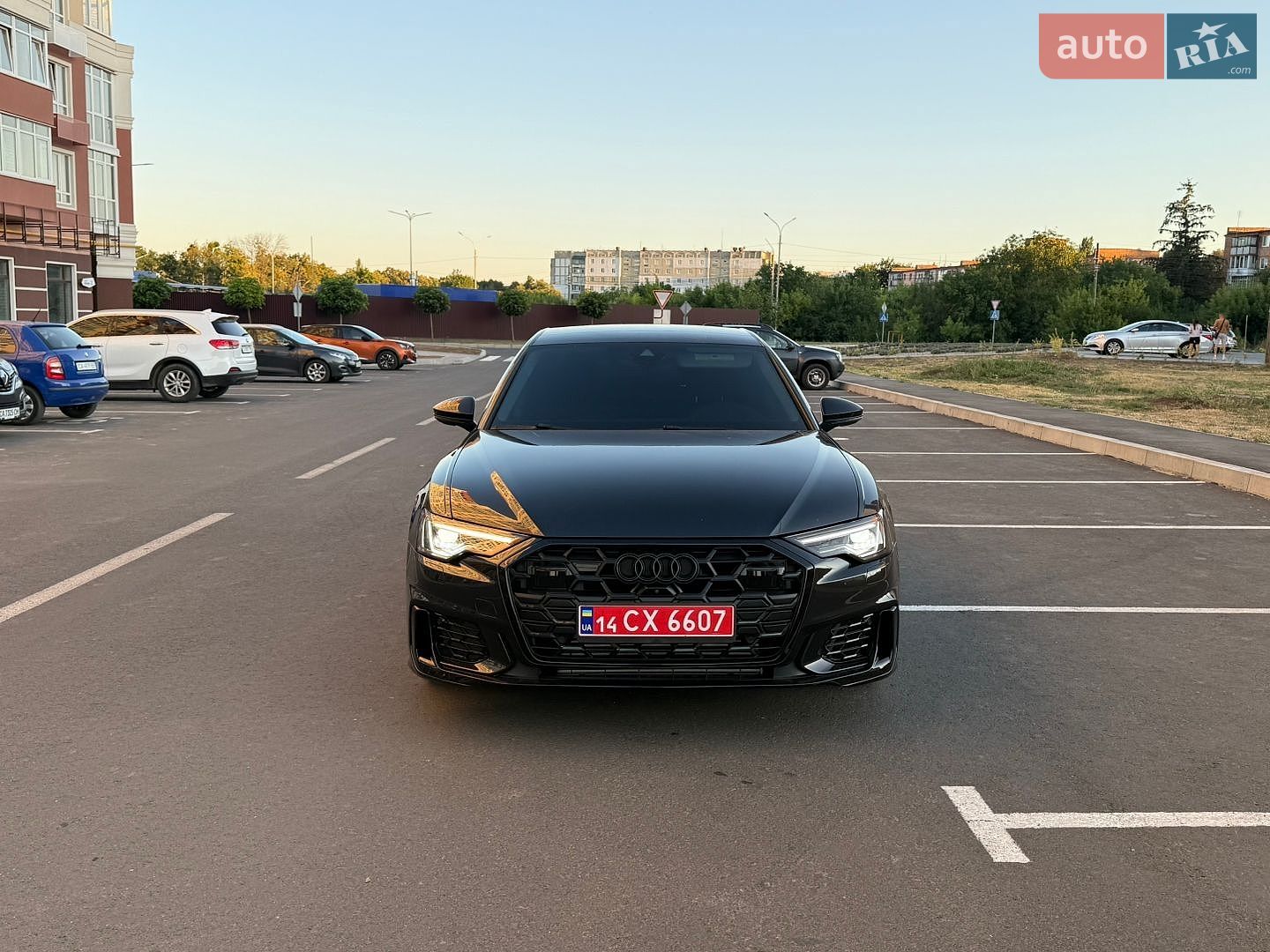 Audi A6 2019 VIN WAUL2AF29KN077880 фото оголошення 10 з 16