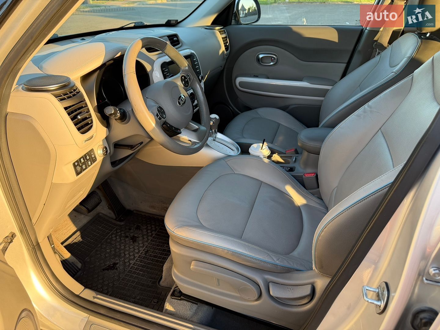 Kia Soul 2017 VIN KNAJX81EFJ7028722 фото оголошення 13 з 25