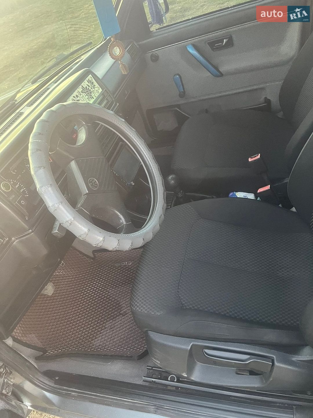 Volkswagen Jetta 1989 VIN WVWZZZ1GZKW105691 фото оголошення 3 з 10