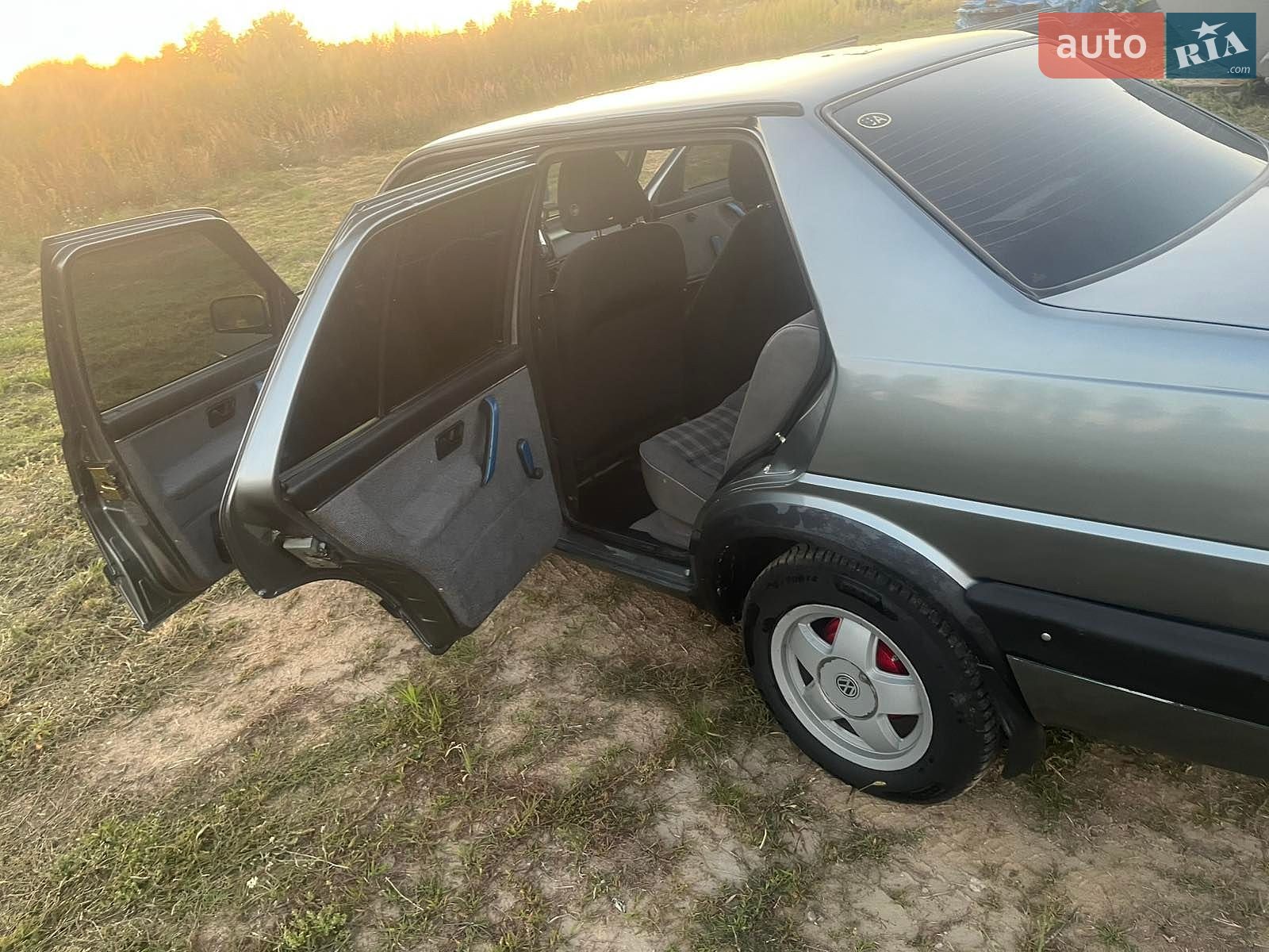 Volkswagen Jetta 1989 VIN WVWZZZ1GZKW105691 фото оголошення 6 з 10