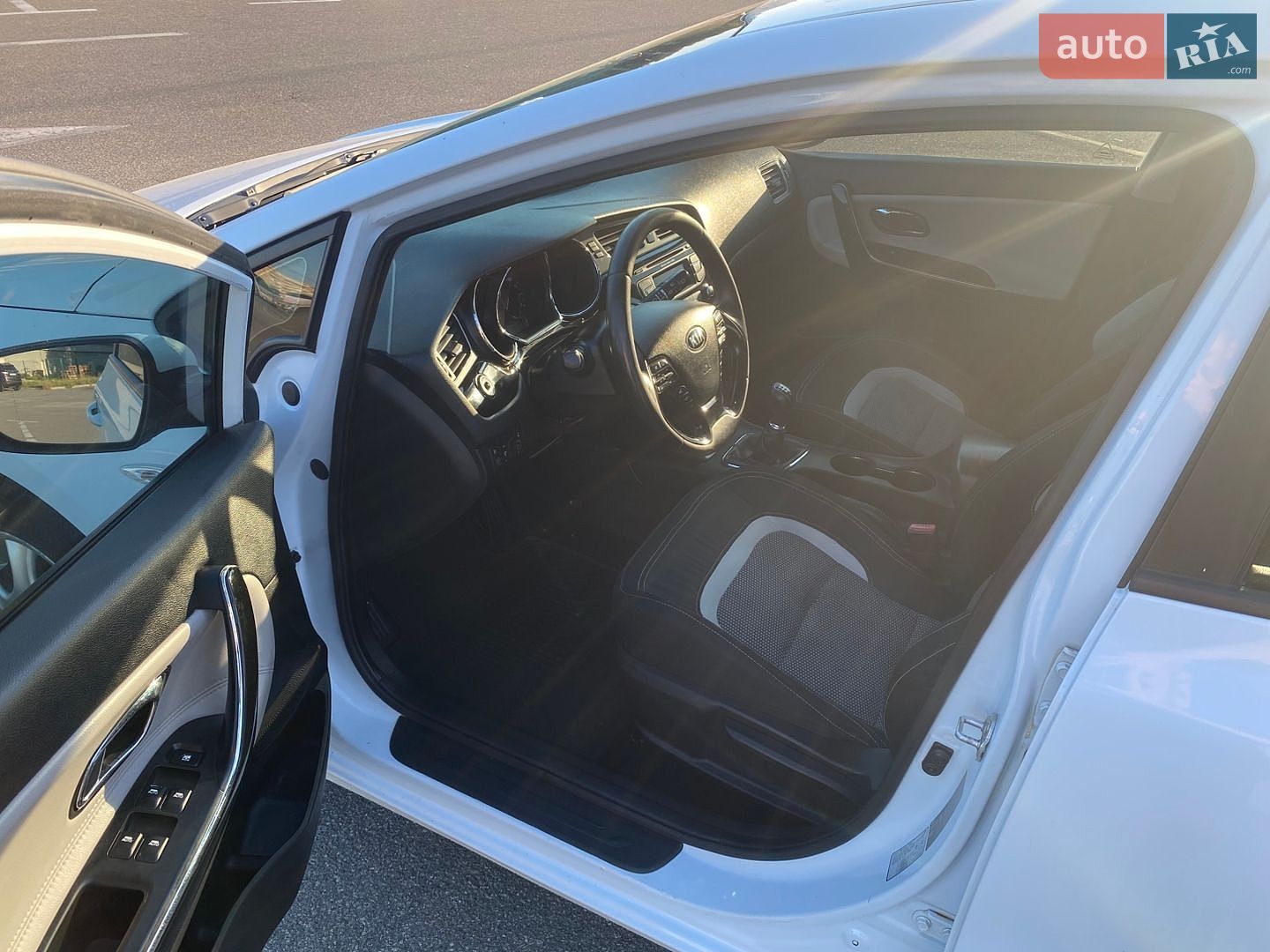 Kia Ceed 2013 VIN U5YHN512ADL054687 фото оголошення 9 з 24