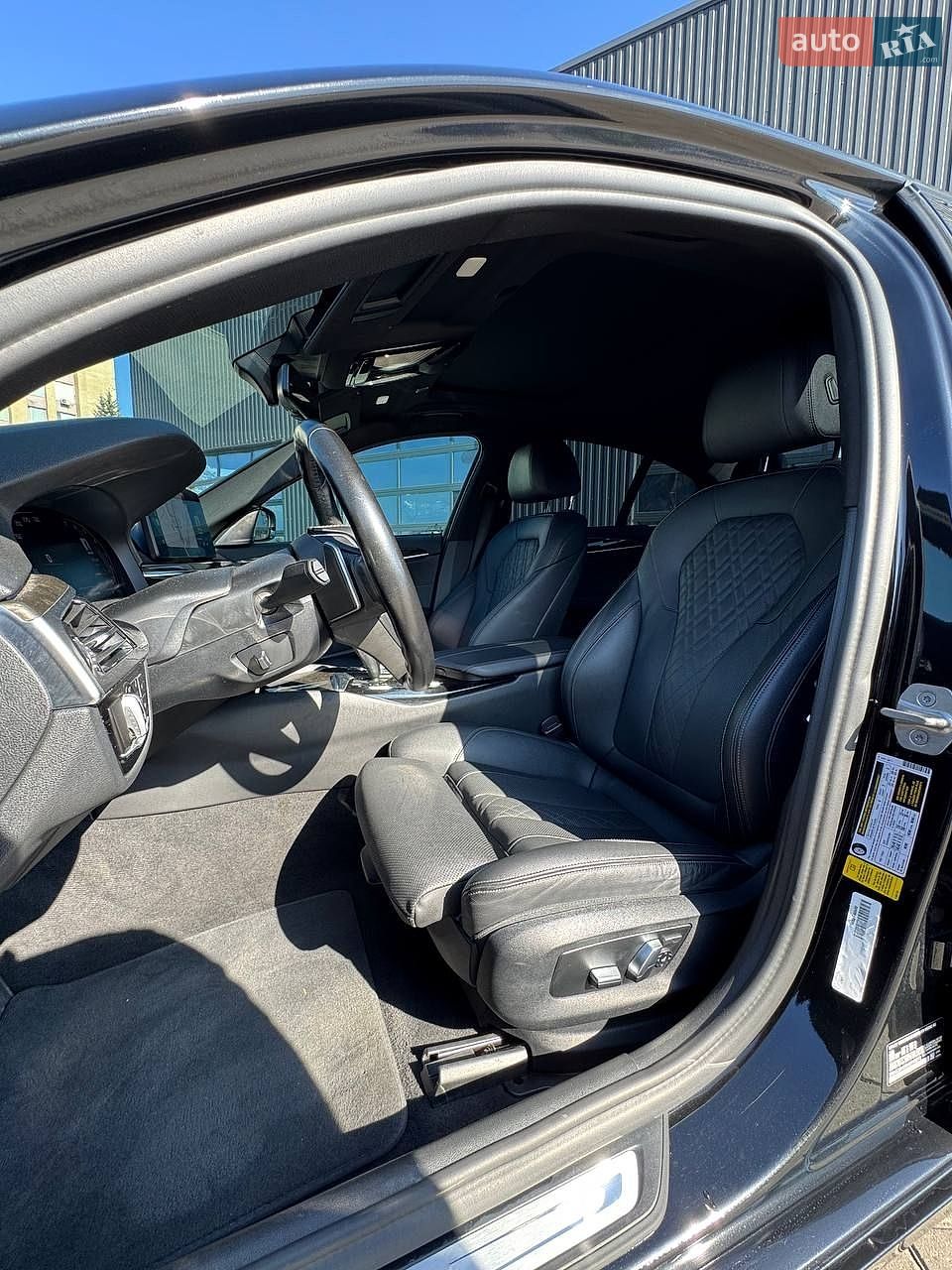 BMW 5 Series 2022 VIN WBA53BH05NWX48273 фото оголошення 22 з 31