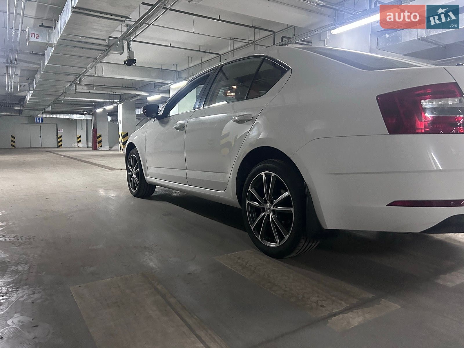 Skoda Octavia 2017 VIN TMBAC2NE2JB007694 фото оголошення 8 з 29