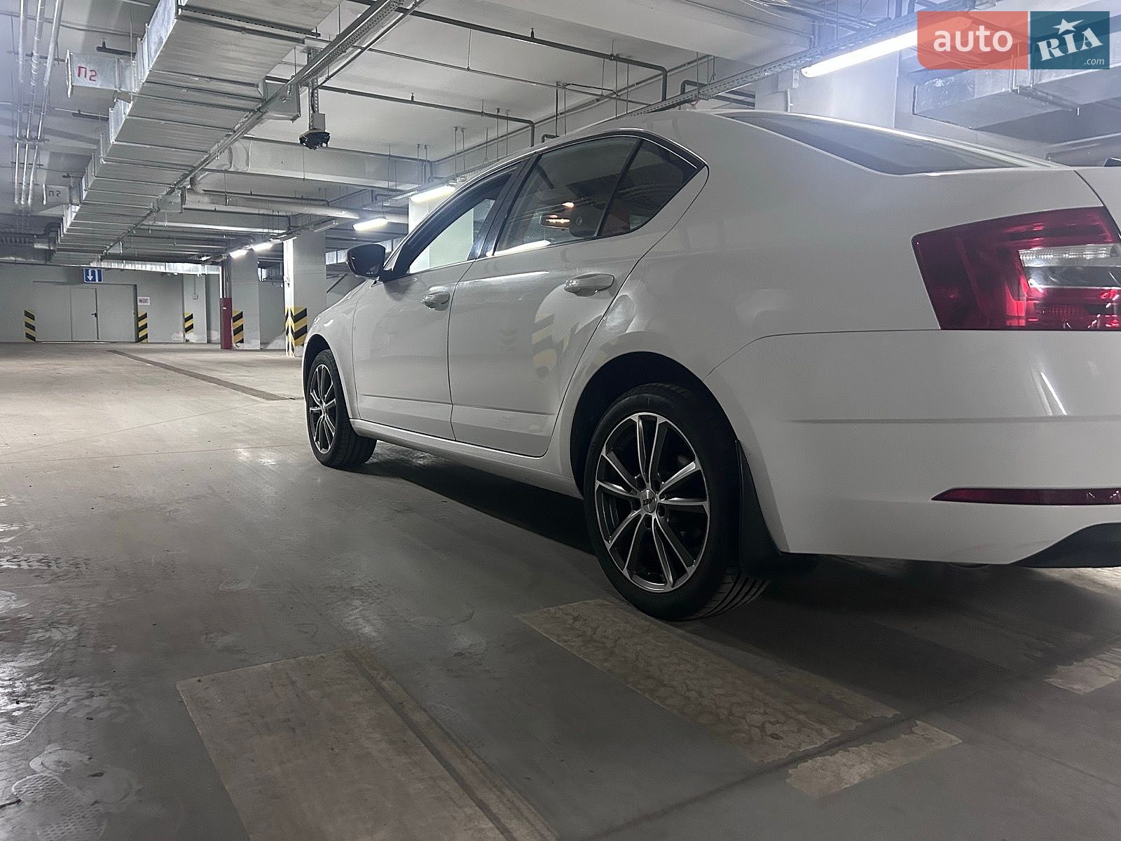 Skoda Octavia 2017 VIN TMBAC2NE2JB007694 фото оголошення 7 з 29