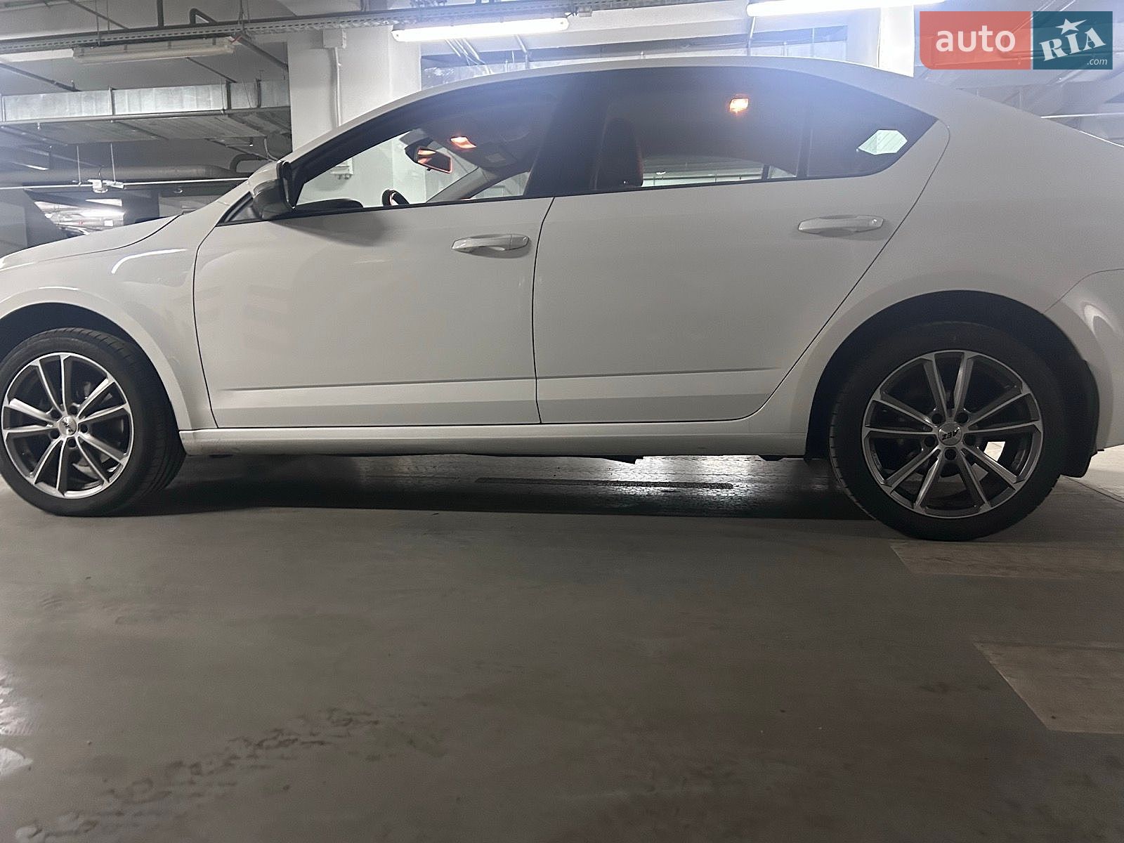 Skoda Octavia 2017 VIN TMBAC2NE2JB007694 фото оголошення 9 з 29