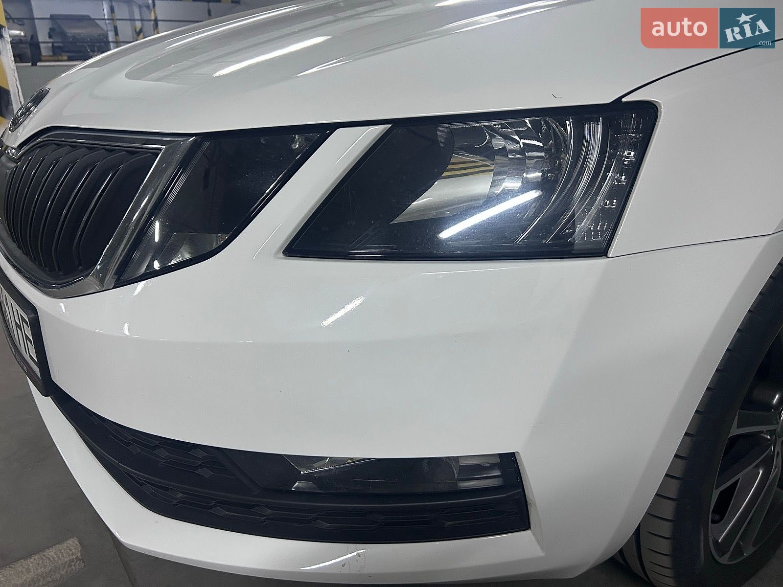 Skoda Octavia 2017 VIN TMBAC2NE2JB007694 фото оголошення 10 з 29