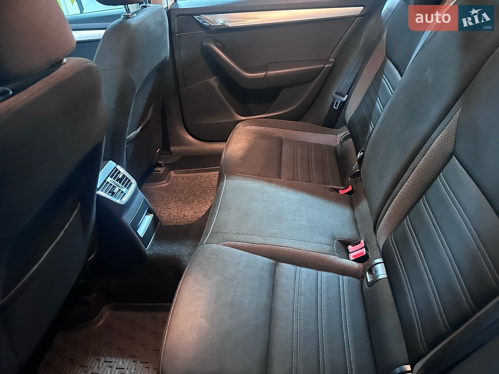 Skoda Octavia 2017 VIN TMBAC2NE2JB007694 фото оголошення 19 з 29