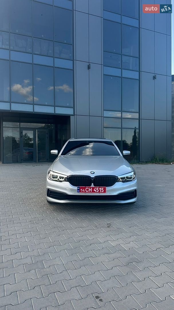 BMW 5 Series 2018 VIN WBAJA5C5XKWW08031 фото оголошення 3 з 17