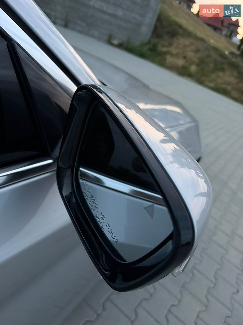 BMW 5 Series 2018 VIN WBAJA5C5XKWW08031 фото оголошення 16 з 17